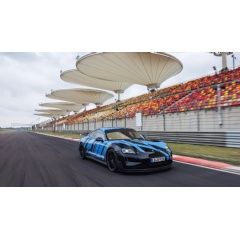 Taycan Turbo GT with Weissach package, Shanghai, 2024, Porsche AG

Taycan Turbo GT with Weissach package: Electric power consumption* combined (WLTP) 21.3  20.6 kWh/100 km, CO₂ emissions* combined (WLTP) 0 g/km, CO₂ class A