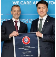 Aleksander Čeferin (left) meets Kazakhstan Football Federation president Marat Omarov at UEFA HQ