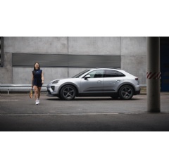 Macan 4 Electric, Eva Lys, Friend of the Brand, Porsche Tennis Grand Prix, Stuttgart, 2025, Porsche AG.
Macan 4 Electric: Electric power consumption* combined (WLTP) 21.1 – 17.9 kWh/100 km, CO₂ emissions* combined (WLTP) 0 g/km, CO₂ cl