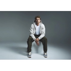 Lon Marchand. French swimmer Lon Marchand, a four-time Olympic gold medalist and five-time world champion, is joining Nikes unparalleled roster of global athletes.