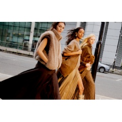 Get ready for H&M&180: The London Issue – H&M to unveil its A/W 2025 collections at London Fashion Week in a genre-defying celebration of style and self-expression, starring Alex Consani, Paloma Elsesser, Amelia Gray, Angelina Kendall and Sora Choi