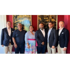Left to right: Bardo-Maria Feuring (Owner Feuring Hotelconsulting ), Dana Qadir (Owner Schloss Reinhartshausen), Stefanie Rummel (IHG), Hevar Berzenji (Owner Hotel Schloss Reinhartshausen Operating Company),Miguel Martins (IHG) and Mario Maxeiner(IHG