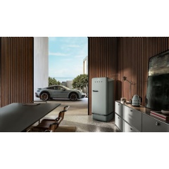 911 Dakar, Fridge, Kettle, Porsche X Smeg, 2025, Porsche AG
911 Dakar: Fuel consumption* combined (WLTP) 11.3 l/100 km, CO₂ emissions* combined (WLTP) 256 g/km, CO₂ class G , CO₂ class weighted combined G