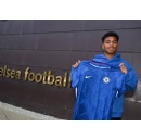 Isago Silva signs professional contract