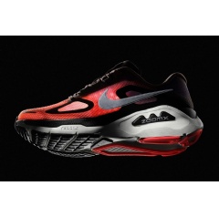 Nike Structure Plus. Full image caption at the end.