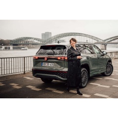 The Tayron offers Emily Cox everything she needs for her everyday life � from generous storage space to modern assistance systems.