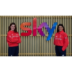 From left to right is Andrea Spendolini-Sirieix, Team GB Olympic diving medallist and Lauren Steadman, ParalympicsGB triathlon multi-medallist.
