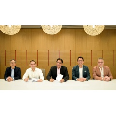 Full image caption at the end.