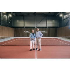 Left: Mitsuyuki Tominaga, President and COO of ASICS.
Right: Dr. Jean-Bernard Fabre, CEO and Founder of HumanFab