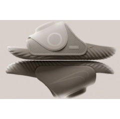 The Nike Air Zoom Hyperslide combines low-profile Nike Air Zoom cushioning with Hyperice recovery technology, delivering targeted heat and vibration across the top of the foot to help reduce tension, relax feet and support everyday recovery.