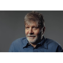 Netflix Announces the Adaptation of Marcelo Rubens Paiva�s �Happy Old Year�