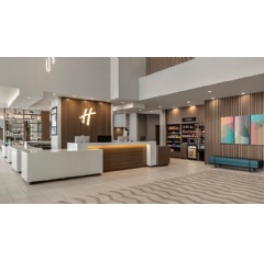 Co-located Front Desk, Ordering Counter and Full-Service Bar at Holiday Inn & Suites Commerce City-Denver Airport by IHG