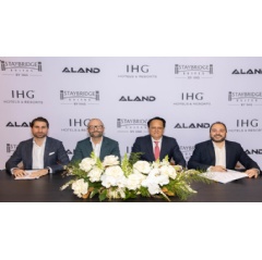 Cameron Burke, Matt Tripolone, Andrew Hrsto and Dimitri Karam at the signing of IHG and ALAND’s landmark Master Development Agreement to launch Staybridge Suites in Australia.