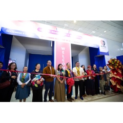 Reading Glass Books Brings Authors and New Releases to MIBF
